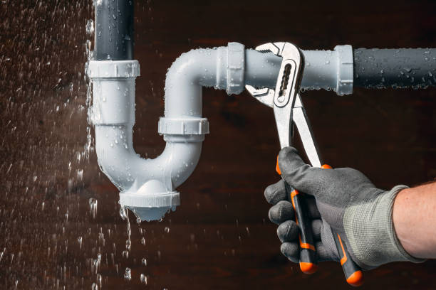 Professional Leak Detection technician working in Russell, AR